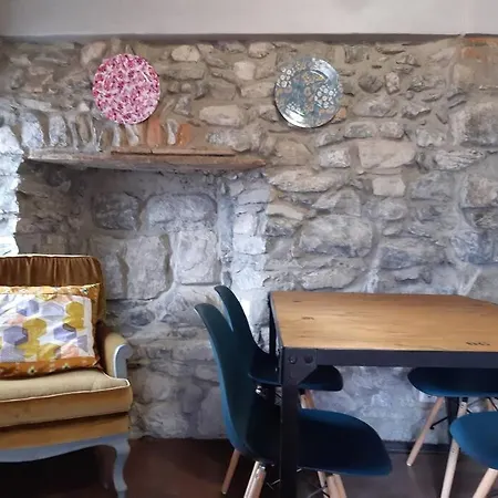 Апартаменты Horta - Charming Attic With Rooftop View Лезено